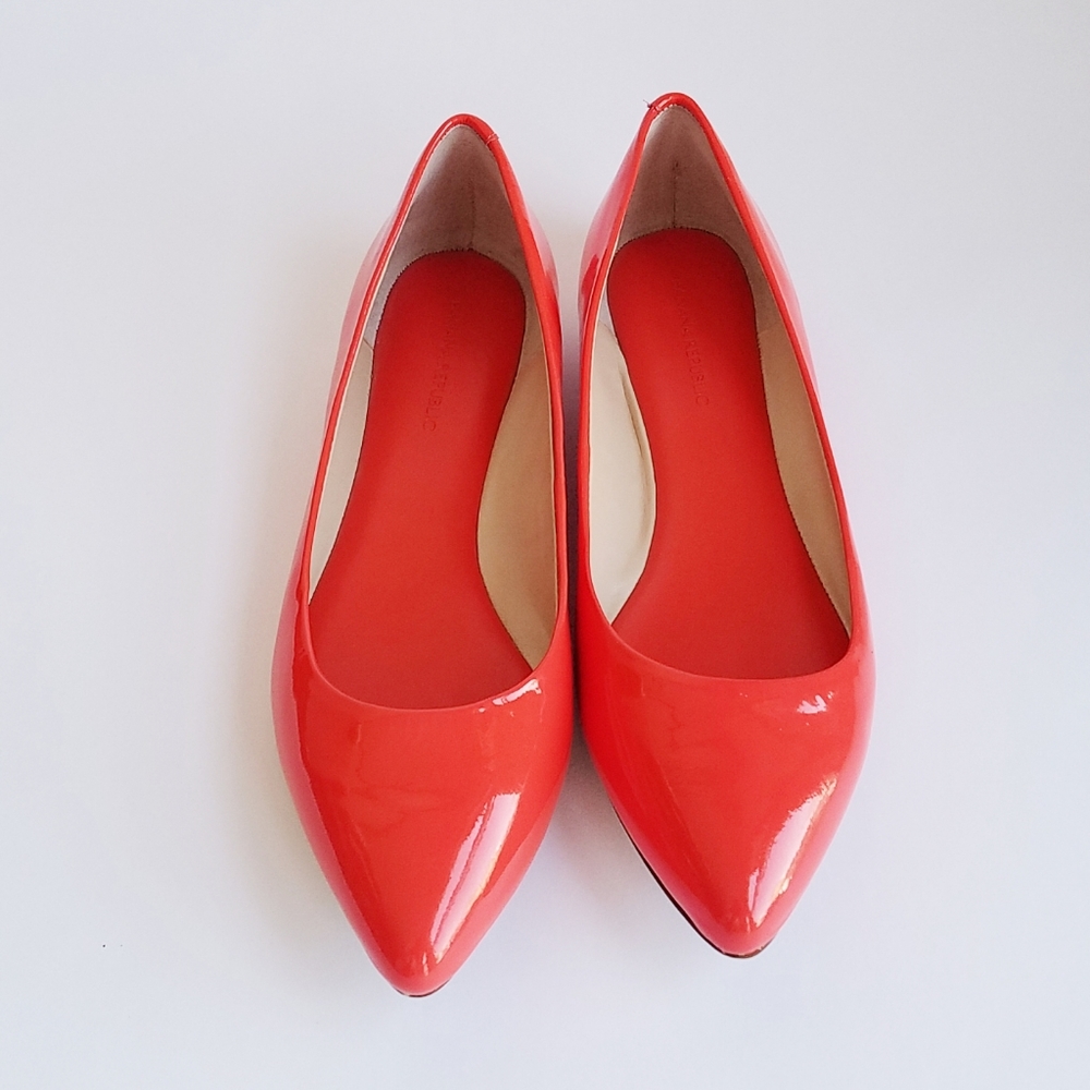 Sale! Banana Republic Pointed Toe Patent Flats
